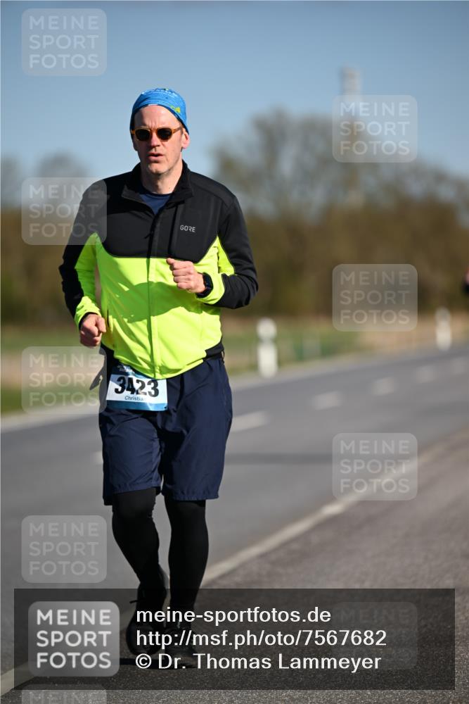06.04.2025 - 44. Internationalen Wilhelmsburger Insellauf Dr. Thomas Lammeyer http://msf.ph/oto/7567682 06.04.2025 09:46:07 Laufen 3423 meine-sportfotos.de