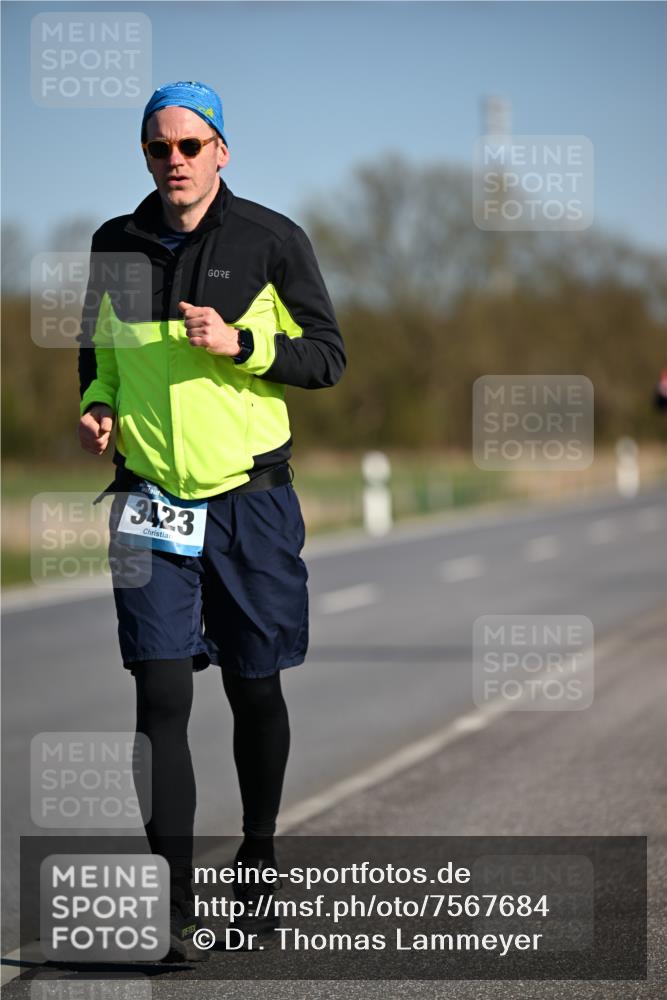 06.04.2025 - 44. Internationalen Wilhelmsburger Insellauf Dr. Thomas Lammeyer http://msf.ph/oto/7567684 06.04.2025 09:46:07 Laufen 3423 meine-sportfotos.de
