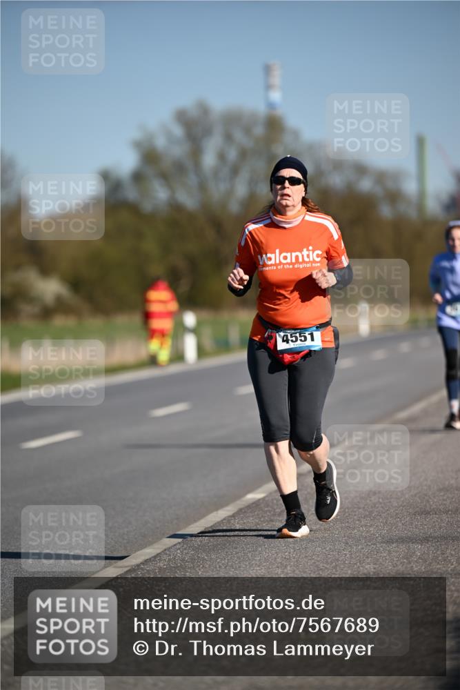 06.04.2025 - 44. Internationalen Wilhelmsburger Insellauf Dr. Thomas Lammeyer http://msf.ph/oto/7567689 06.04.2025 09:46:13 Laufen 4551 meine-sportfotos.de