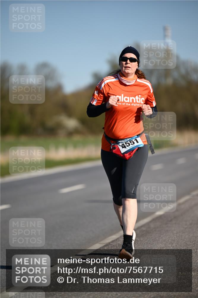 06.04.2025 - 44. Internationalen Wilhelmsburger Insellauf Dr. Thomas Lammeyer http://msf.ph/oto/7567715 06.04.2025 09:46:14 Laufen 4551 meine-sportfotos.de