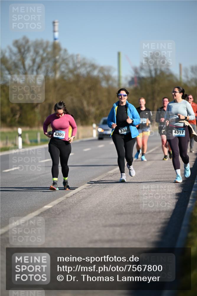 06.04.2025 - 44. Internationalen Wilhelmsburger Insellauf Dr. Thomas Lammeyer http://msf.ph/oto/7567800 06.04.2025 09:46:55 Laufen 4309, 3367, 4317 meine-sportfotos.de