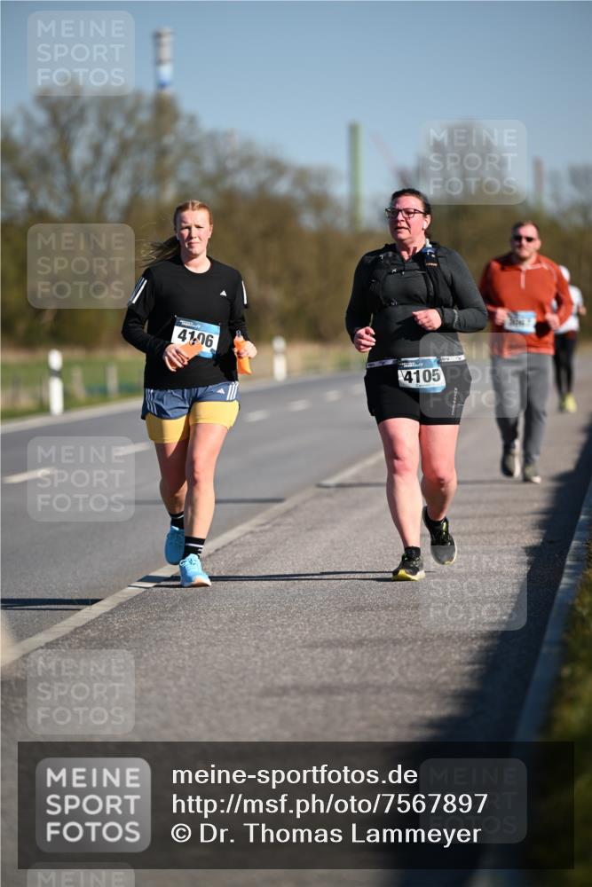 06.04.2025 - 44. Internationalen Wilhelmsburger Insellauf Dr. Thomas Lammeyer http://msf.ph/oto/7567897 06.04.2025 09:47:05 Laufen 41, 06, 4105 meine-sportfotos.de