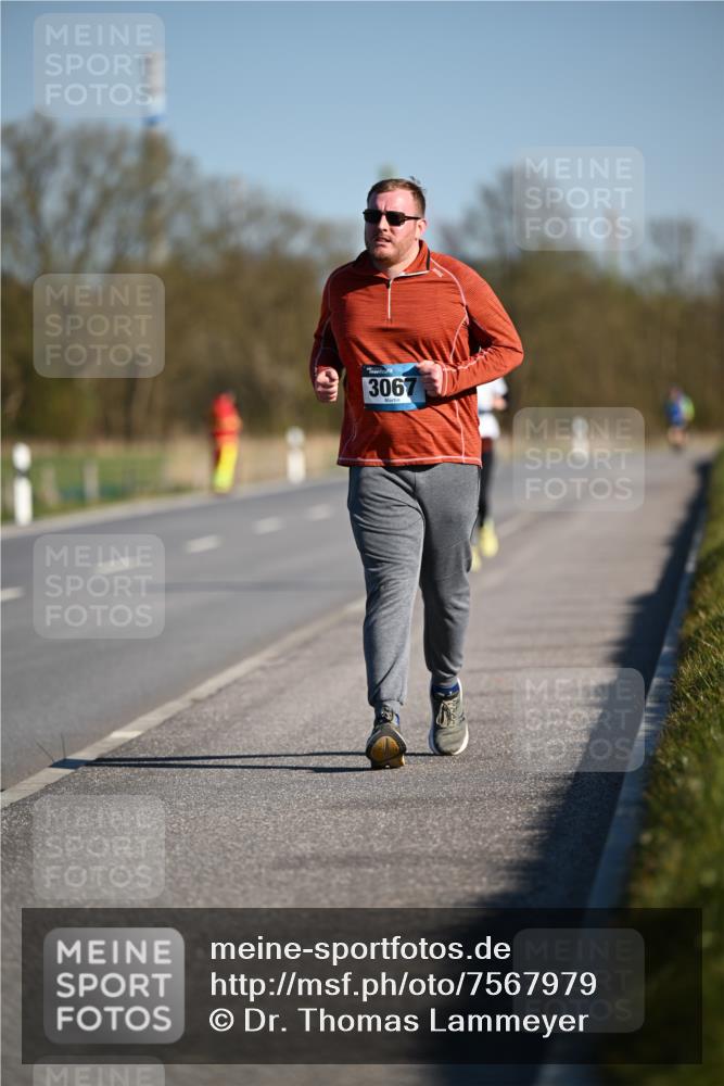 06.04.2025 - 44. Internationalen Wilhelmsburger Insellauf Dr. Thomas Lammeyer http://msf.ph/oto/7567979 06.04.2025 09:47:12 Laufen 3067 meine-sportfotos.de