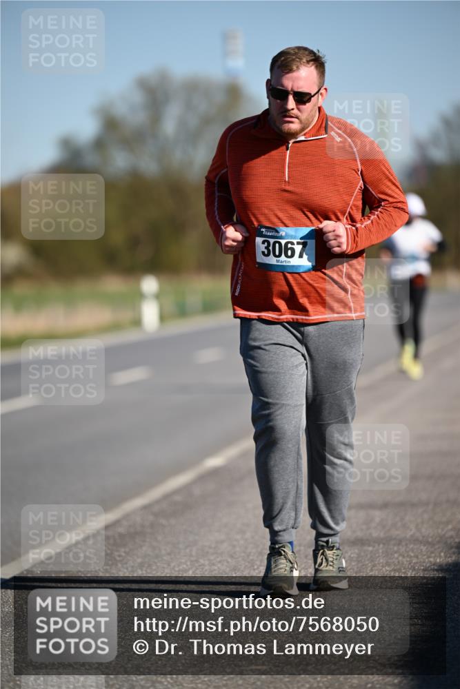 06.04.2025 - 44. Internationalen Wilhelmsburger Insellauf Dr. Thomas Lammeyer http://msf.ph/oto/7568050 06.04.2025 09:47:15 Laufen 3067 meine-sportfotos.de