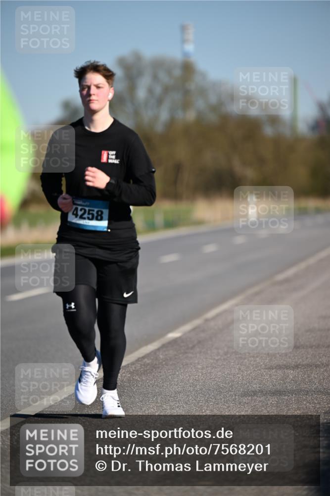 06.04.2025 - 44. Internationalen Wilhelmsburger Insellauf Dr. Thomas Lammeyer http://msf.ph/oto/7568201 06.04.2025 09:48:24 Laufen 4258 meine-sportfotos.de