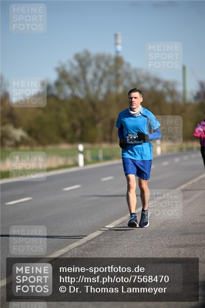 06.04.2025 - 44. Internationalen Wilhelmsburger Insellauf Dr. Thomas Lammeyer http://msf.ph/oto/7568470 06.04.2025 09:49:31 Laufen 304 meine-sportfotos.de