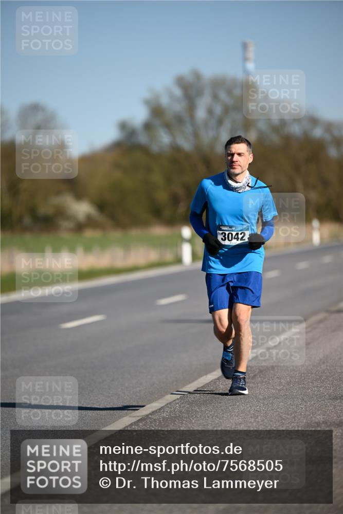 06.04.2025 - 44. Internationalen Wilhelmsburger Insellauf Dr. Thomas Lammeyer http://msf.ph/oto/7568505 06.04.2025 09:49:33 Laufen 3042 meine-sportfotos.de