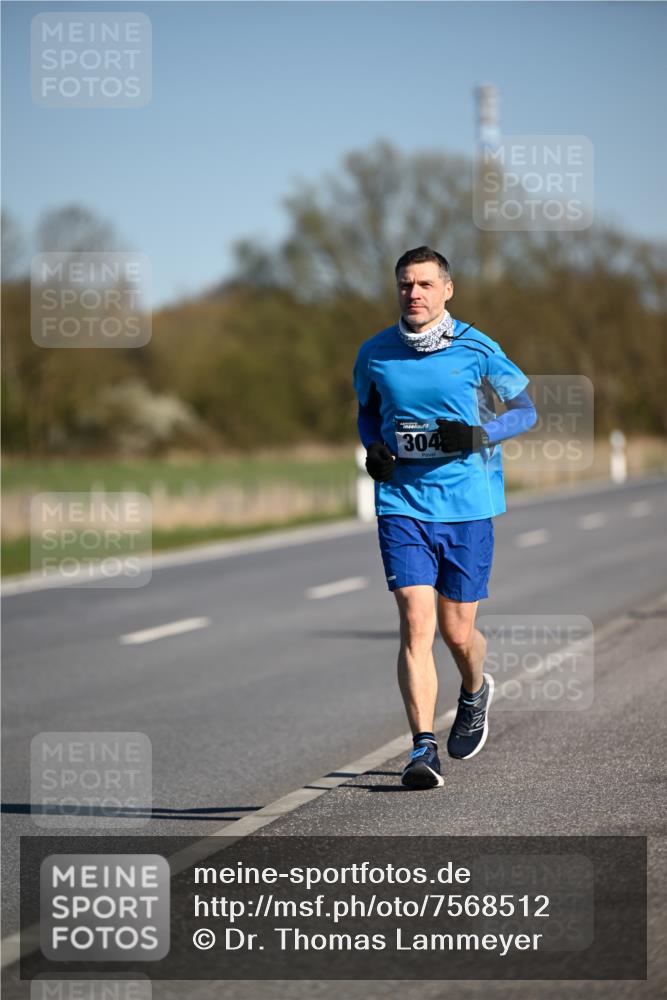 06.04.2025 - 44. Internationalen Wilhelmsburger Insellauf Dr. Thomas Lammeyer http://msf.ph/oto/7568512 06.04.2025 09:49:33 Laufen 304 meine-sportfotos.de
