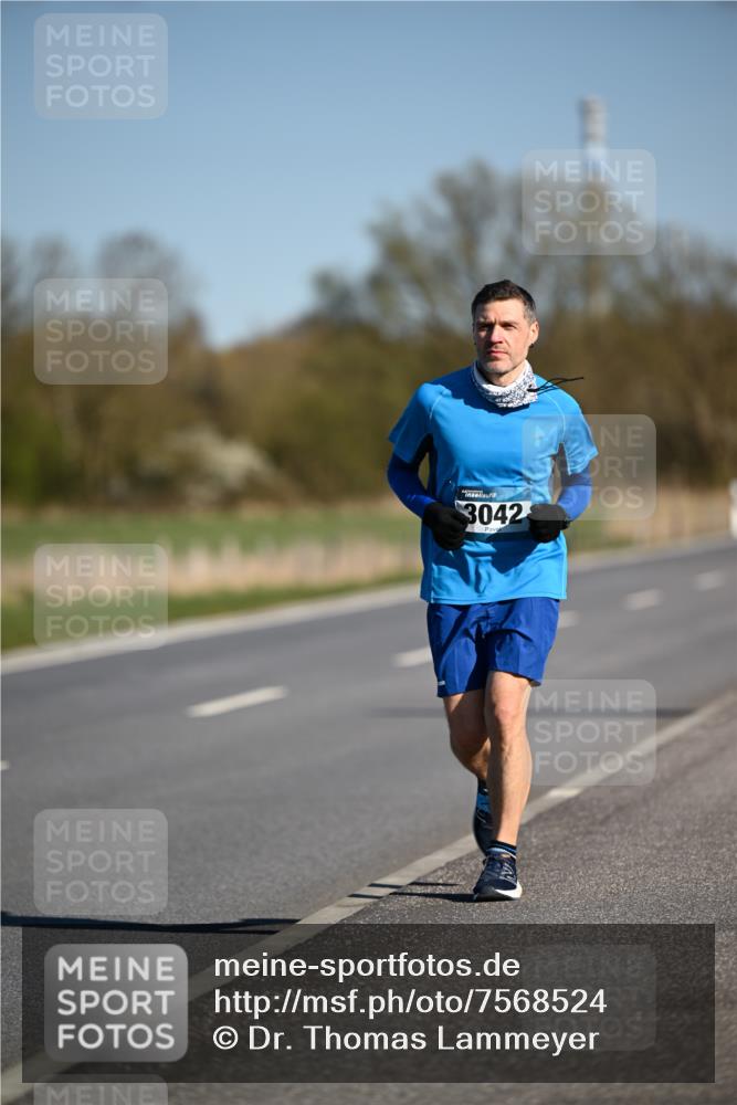 06.04.2025 - 44. Internationalen Wilhelmsburger Insellauf Dr. Thomas Lammeyer http://msf.ph/oto/7568524 06.04.2025 09:49:33 Laufen 3042 meine-sportfotos.de