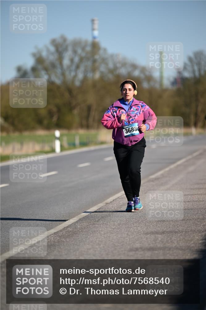 06.04.2025 - 44. Internationalen Wilhelmsburger Insellauf Dr. Thomas Lammeyer http://msf.ph/oto/7568540 06.04.2025 09:49:37 Laufen 3688 meine-sportfotos.de