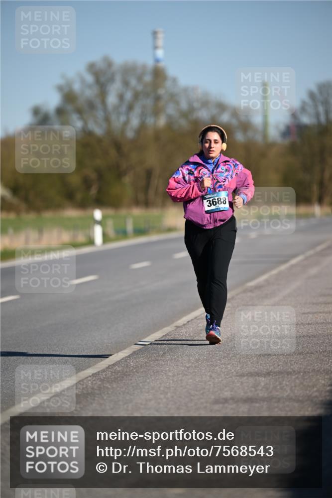 06.04.2025 - 44. Internationalen Wilhelmsburger Insellauf Dr. Thomas Lammeyer http://msf.ph/oto/7568543 06.04.2025 09:49:37 Laufen 3688 meine-sportfotos.de