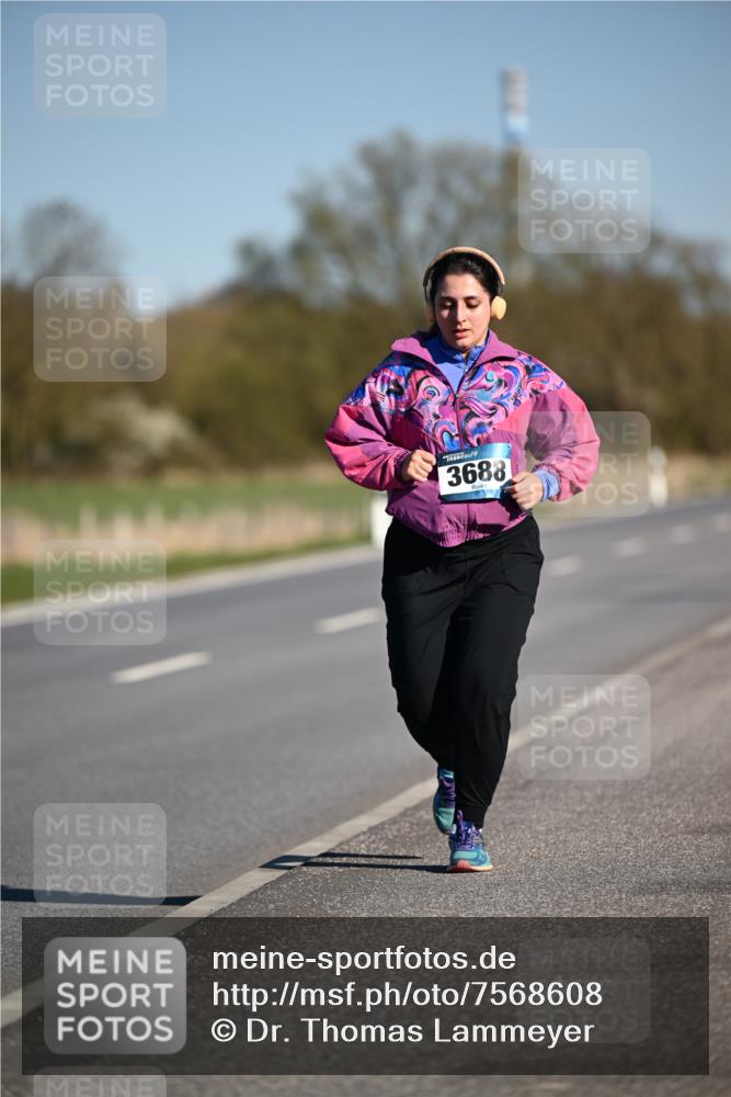06.04.2025 - 44. Internationalen Wilhelmsburger Insellauf Dr. Thomas Lammeyer http://msf.ph/oto/7568608 06.04.2025 09:49:40 Laufen 3688 meine-sportfotos.de