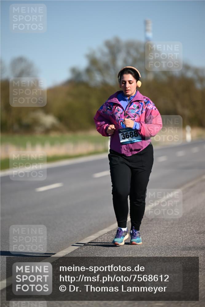 06.04.2025 - 44. Internationalen Wilhelmsburger Insellauf Dr. Thomas Lammeyer http://msf.ph/oto/7568612 06.04.2025 09:49:40 Laufen 3688 meine-sportfotos.de