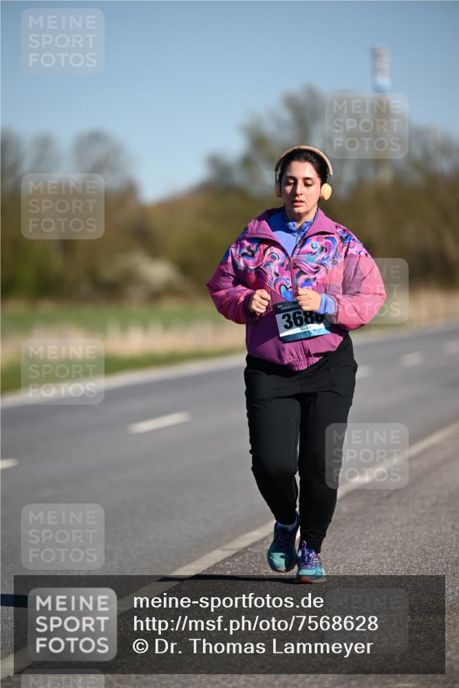 06.04.2025 - 44. Internationalen Wilhelmsburger Insellauf Dr. Thomas Lammeyer http://msf.ph/oto/7568628 06.04.2025 09:49:40 Laufen 3686 meine-sportfotos.de