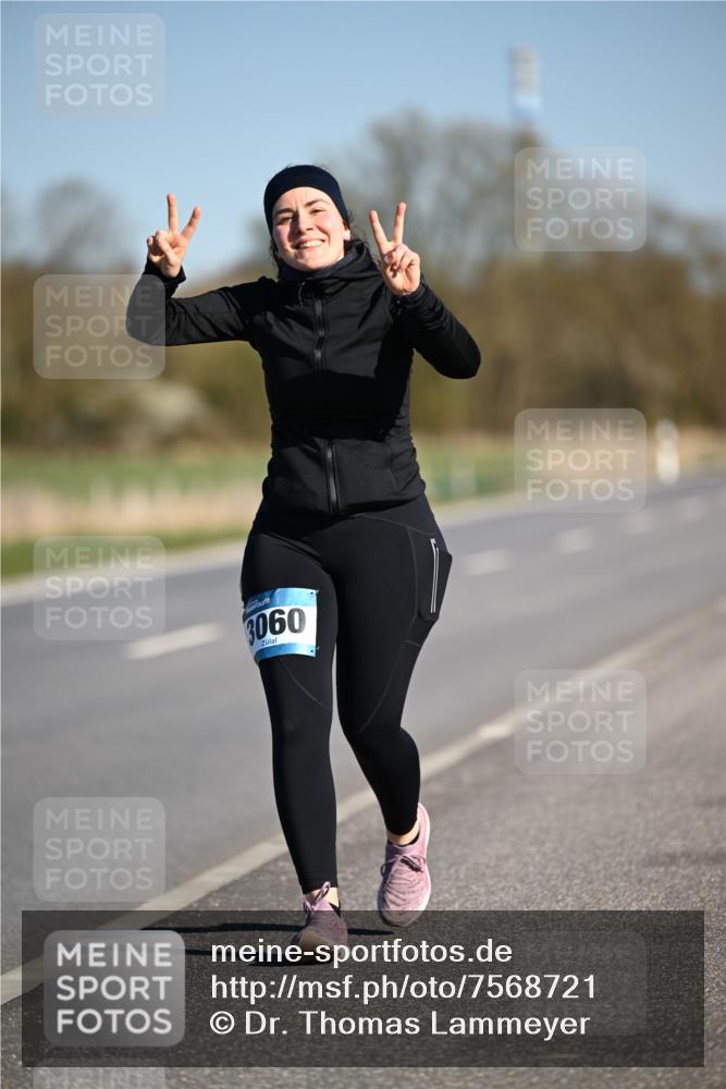 06.04.2025 - 44. Internationalen Wilhelmsburger Insellauf Dr. Thomas Lammeyer http://msf.ph/oto/7568721 06.04.2025 09:49:59 Laufen 3060 meine-sportfotos.de