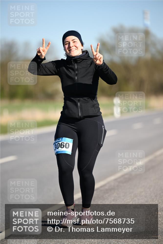 06.04.2025 - 44. Internationalen Wilhelmsburger Insellauf Dr. Thomas Lammeyer http://msf.ph/oto/7568735 06.04.2025 09:50:00 Laufen 3060 meine-sportfotos.de