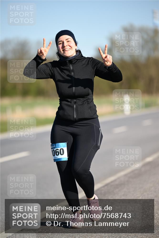 06.04.2025 - 44. Internationalen Wilhelmsburger Insellauf Dr. Thomas Lammeyer http://msf.ph/oto/7568743 06.04.2025 09:50:00 Laufen 060 meine-sportfotos.de