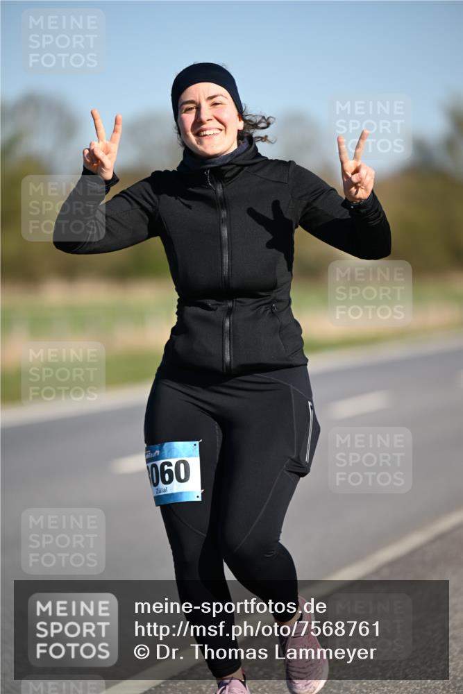 06.04.2025 - 44. Internationalen Wilhelmsburger Insellauf Dr. Thomas Lammeyer http://msf.ph/oto/7568761 06.04.2025 09:50:01 Laufen 060 meine-sportfotos.de