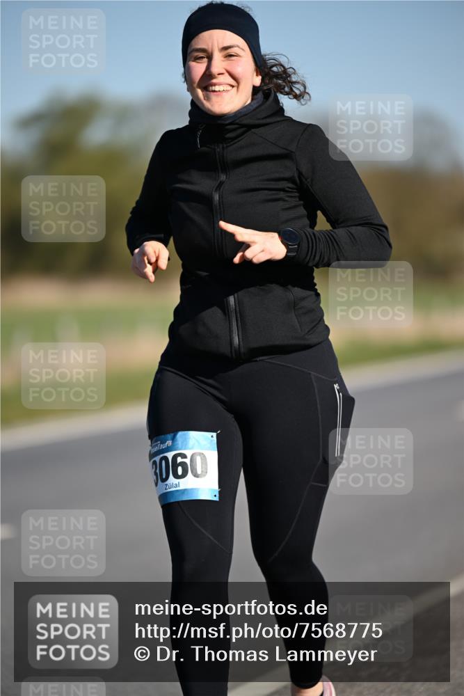 06.04.2025 - 44. Internationalen Wilhelmsburger Insellauf Dr. Thomas Lammeyer http://msf.ph/oto/7568775 06.04.2025 09:50:01 Laufen 3060 meine-sportfotos.de