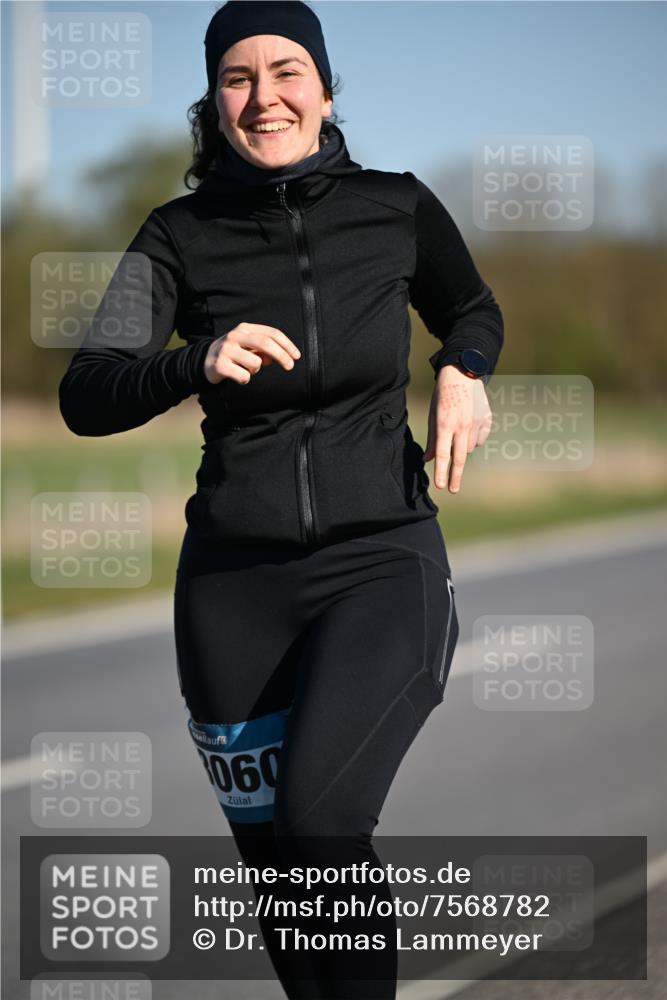 06.04.2025 - 44. Internationalen Wilhelmsburger Insellauf Dr. Thomas Lammeyer http://msf.ph/oto/7568782 06.04.2025 09:50:01 Laufen 060 meine-sportfotos.de