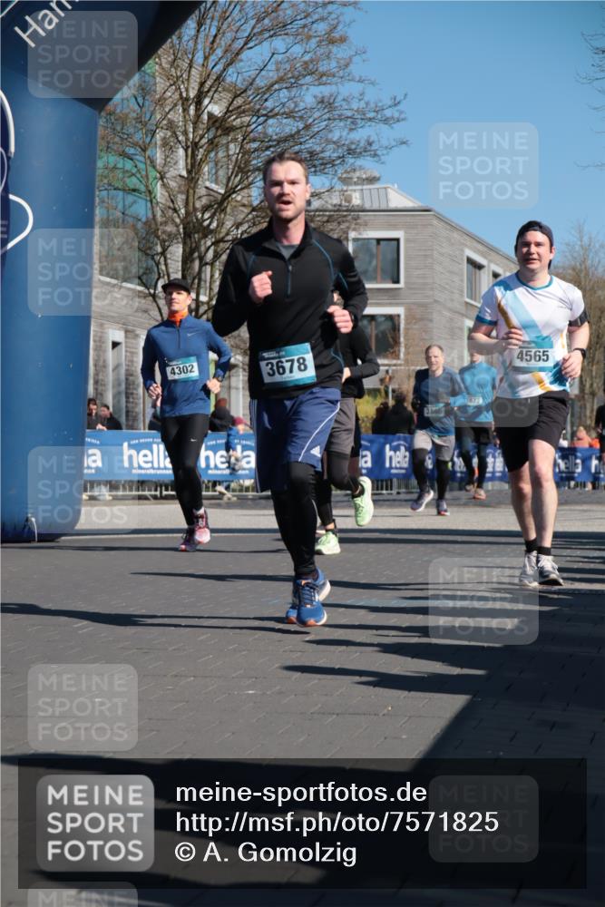 06.04.2025 - 44. Internationalen Wilhelmsburger Insellauf A. Gomolzig http://msf.ph/oto/7571825 06.04.2025 10:45:32 Ziel 3052, 3218, 3678, 3866, 3873, 3956, 3978, 4063, 4100, 4194, 4301, 4302, 4565 meine-sportfotos.de