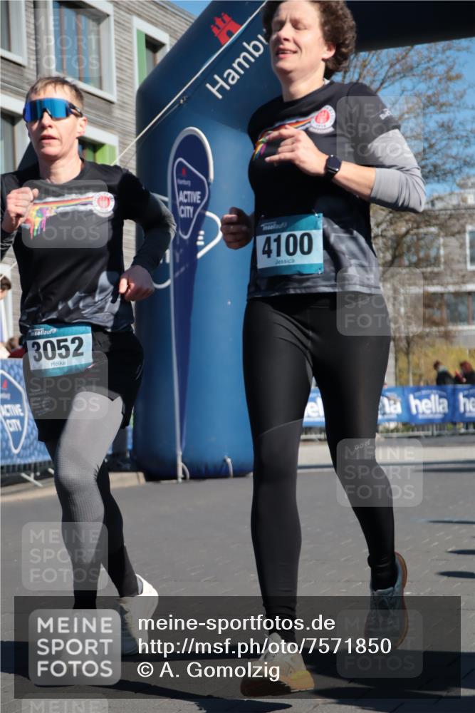 06.04.2025 - 44. Internationalen Wilhelmsburger Insellauf A. Gomolzig http://msf.ph/oto/7571850 06.04.2025 10:45:29 Ziel 3052, 3218, 3678, 3956, 4100, 4301, 4448, 4565 meine-sportfotos.de