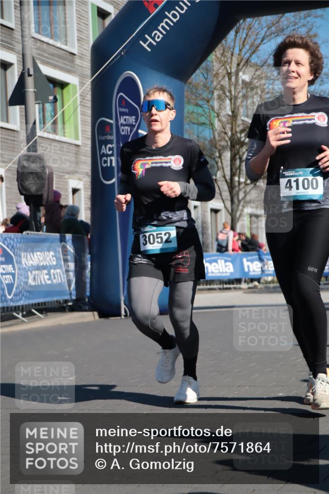 06.04.2025 - 44. Internationalen Wilhelmsburger Insellauf A. Gomolzig http://msf.ph/oto/7571864 06.04.2025 10:45:29 Ziel 3052, 3218, 3678, 3956, 4100, 4301, 4448, 4565 meine-sportfotos.de