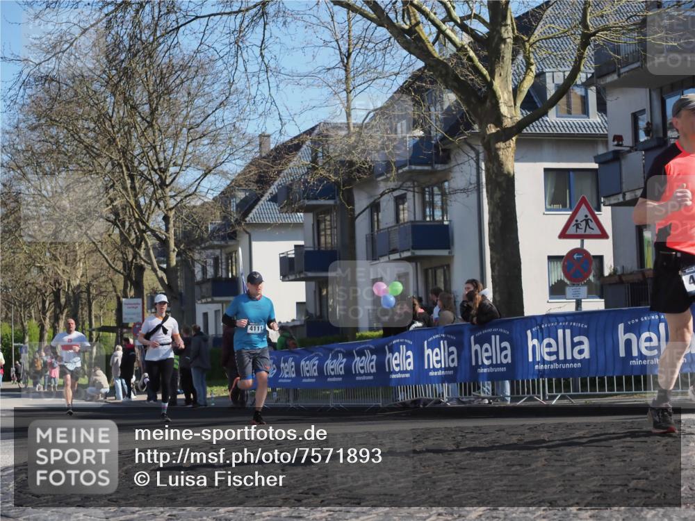 06.04.2025 - 44. Internationalen Wilhelmsburger Insellauf Luisa Fischer http://msf.ph/oto/7571893 06.04.2025 10:41:02 Ziel 4111 meine-sportfotos.de