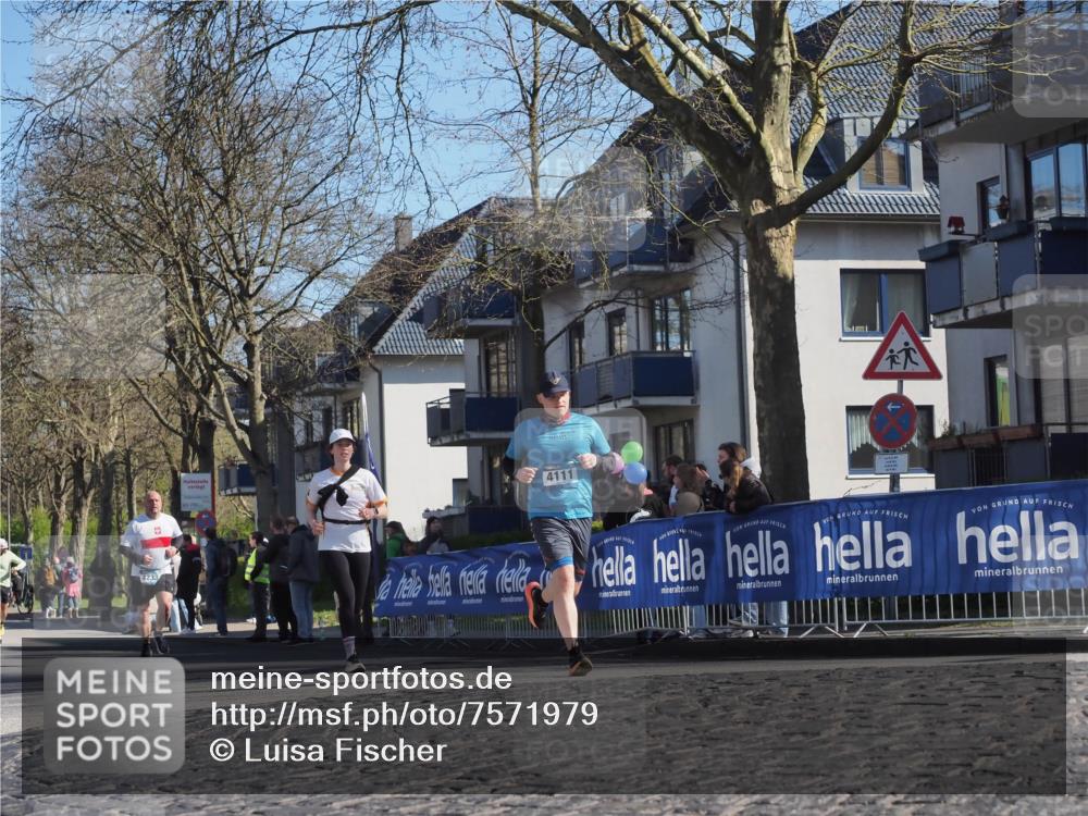 06.04.2025 - 44. Internationalen Wilhelmsburger Insellauf Luisa Fischer http://msf.ph/oto/7571979 06.04.2025 10:41:03 Ziel 4111 meine-sportfotos.de