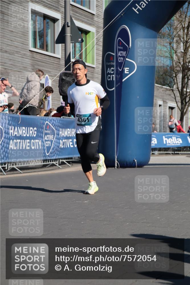 06.04.2025 - 44. Internationalen Wilhelmsburger Insellauf A. Gomolzig http://msf.ph/oto/7572054 06.04.2025 10:45:08 Ziel 3991, 3992, 4039, 4361 meine-sportfotos.de