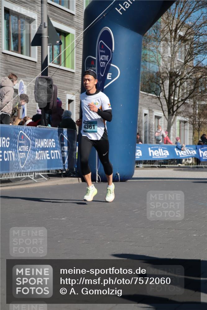 06.04.2025 - 44. Internationalen Wilhelmsburger Insellauf A. Gomolzig http://msf.ph/oto/7572060 06.04.2025 10:45:07 Ziel 4039, 4361 meine-sportfotos.de
