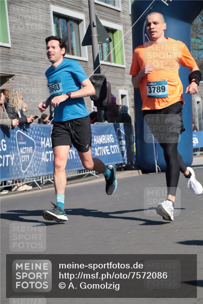 06.04.2025 - 44. Internationalen Wilhelmsburger Insellauf A. Gomolzig http://msf.ph/oto/7572086 06.04.2025 10:44:57 Ziel 3603, 3789, 4480 meine-sportfotos.de