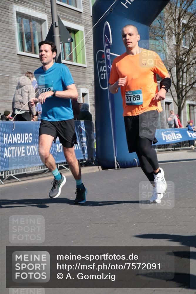 06.04.2025 - 44. Internationalen Wilhelmsburger Insellauf A. Gomolzig http://msf.ph/oto/7572091 06.04.2025 10:44:57 Ziel 3603, 3789, 4480 meine-sportfotos.de