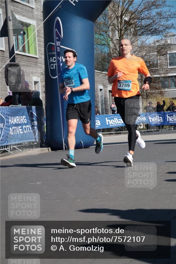 06.04.2025 - 44. Internationalen Wilhelmsburger Insellauf A. Gomolzig http://msf.ph/oto/7572107 06.04.2025 10:44:57 Ziel 3603, 3789, 4480 meine-sportfotos.de