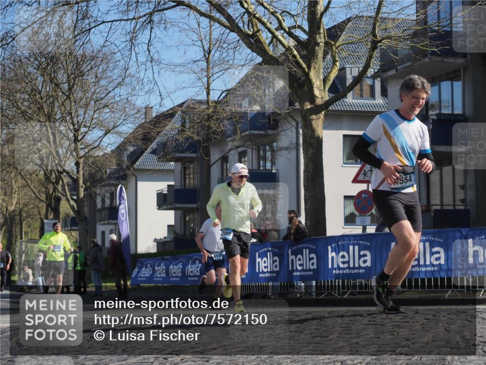 06.04.2025 - 44. Internationalen Wilhelmsburger Insellauf Luisa Fischer http://msf.ph/oto/7572150 06.04.2025 10:41:13 Ziel 3960, 554, 208, 4586 meine-sportfotos.de