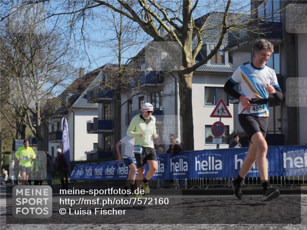 06.04.2025 - 44. Internationalen Wilhelmsburger Insellauf Luisa Fischer http://msf.ph/oto/7572160 06.04.2025 10:41:13 Ziel 3960, 4554, 208 meine-sportfotos.de