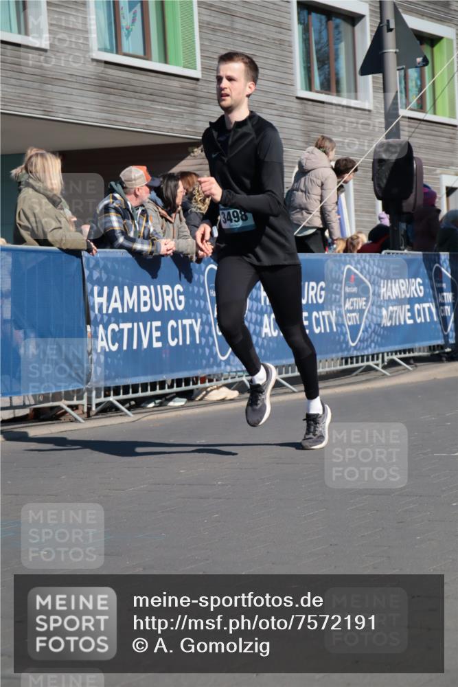 06.04.2025 - 44. Internationalen Wilhelmsburger Insellauf A. Gomolzig http://msf.ph/oto/7572191 06.04.2025 10:44:44 Ziel 3498, 3893, 3916, 4097 meine-sportfotos.de