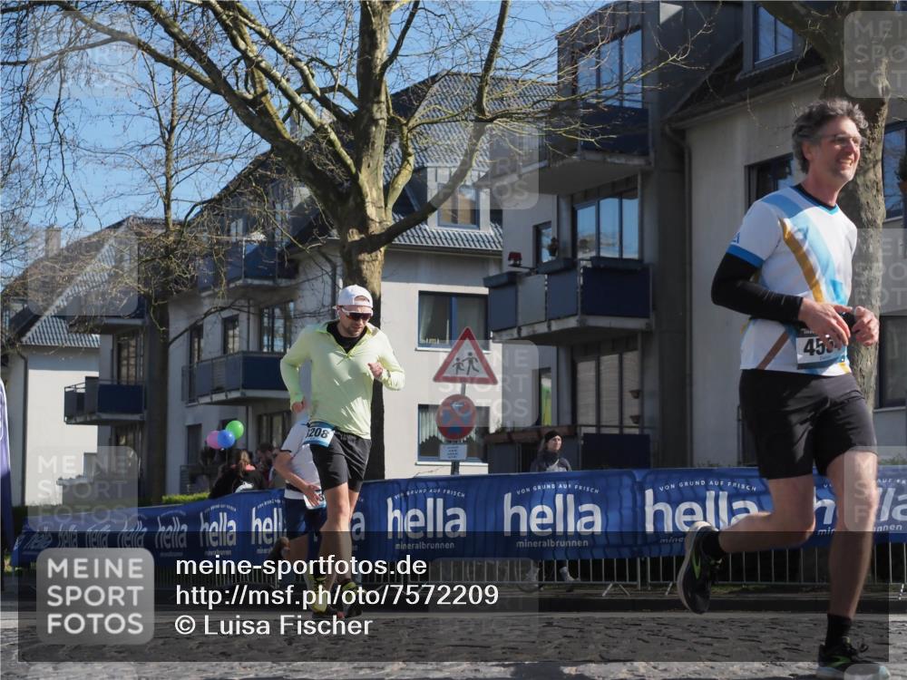 06.04.2025 - 44. Internationalen Wilhelmsburger Insellauf Luisa Fischer http://msf.ph/oto/7572209 06.04.2025 10:41:13 Ziel 208, 450 meine-sportfotos.de