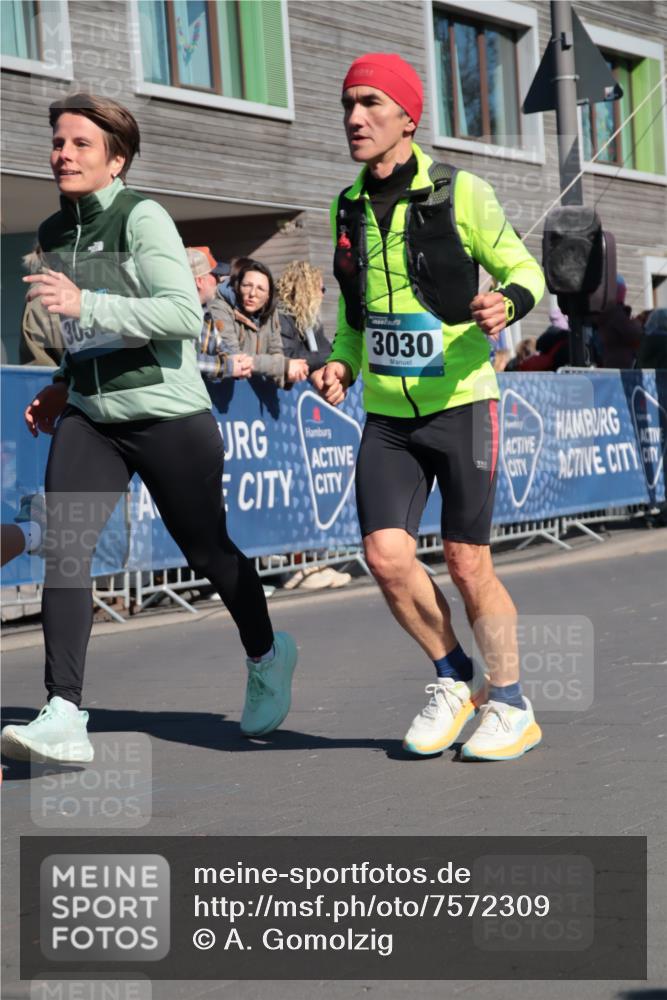 06.04.2025 - 44. Internationalen Wilhelmsburger Insellauf A. Gomolzig http://msf.ph/oto/7572309 06.04.2025 10:44:31 Ziel 3030, 3031, 3279, 3518, 3982, 4025, 4304, 4371, 4372, 4405, 4549, 5087, 5088 meine-sportfotos.de