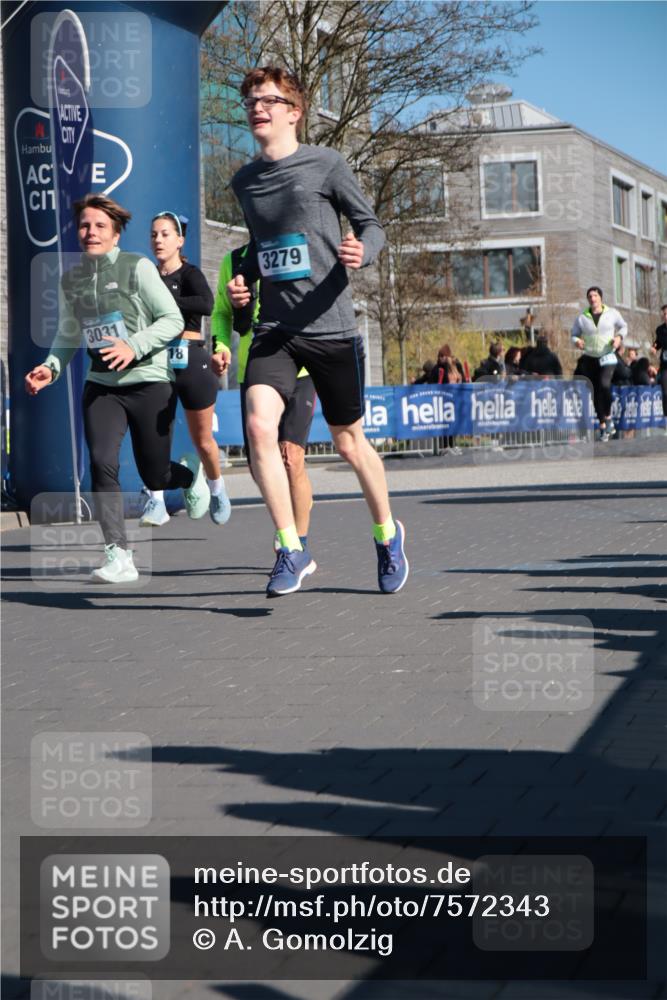 06.04.2025 - 44. Internationalen Wilhelmsburger Insellauf A. Gomolzig http://msf.ph/oto/7572343 06.04.2025 10:44:30 Ziel 3030, 3031, 3279, 3518, 4025, 4372, 4405, 4549 meine-sportfotos.de