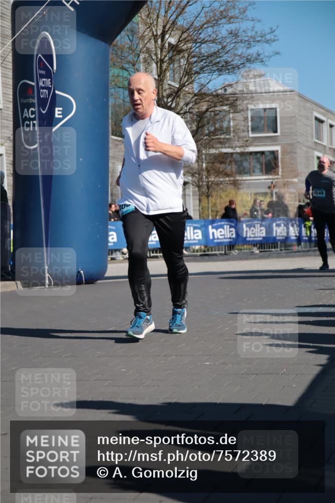 06.04.2025 - 44. Internationalen Wilhelmsburger Insellauf A. Gomolzig http://msf.ph/oto/7572389 06.04.2025 10:44:26 Ziel 3030, 3031, 3279, 3518, 4393, 4394, 4405, 4549 meine-sportfotos.de
