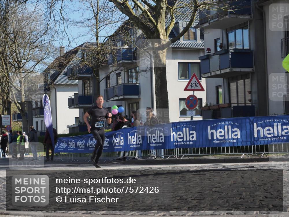 06.04.2025 - 44. Internationalen Wilhelmsburger Insellauf Luisa Fischer http://msf.ph/oto/7572426 06.04.2025 10:41:17 Ziel 13, 4078 meine-sportfotos.de