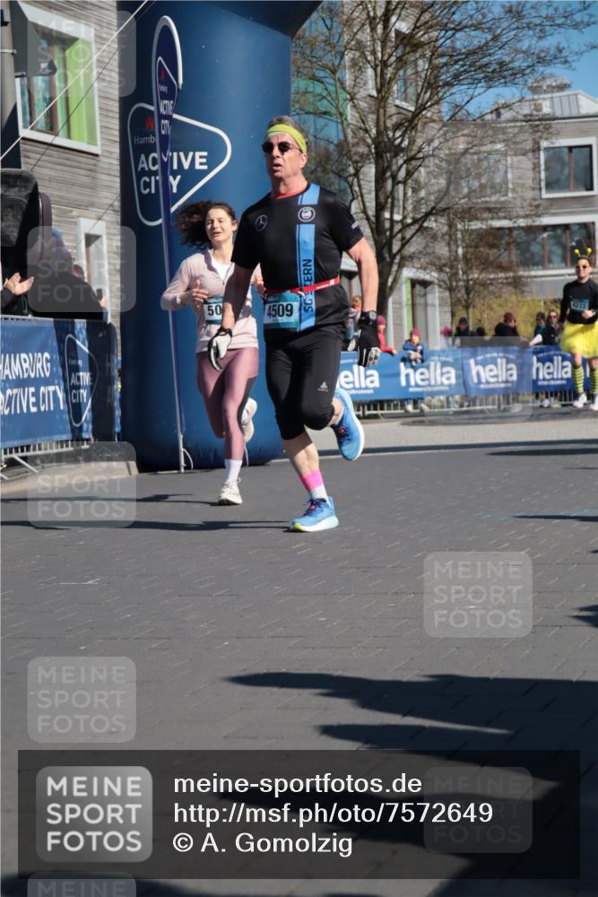 06.04.2025 - 44. Internationalen Wilhelmsburger Insellauf A. Gomolzig http://msf.ph/oto/7572649 06.04.2025 10:43:53 Ziel 3219, 3268, 3380, 4144, 4222, 4509, 5063 meine-sportfotos.de