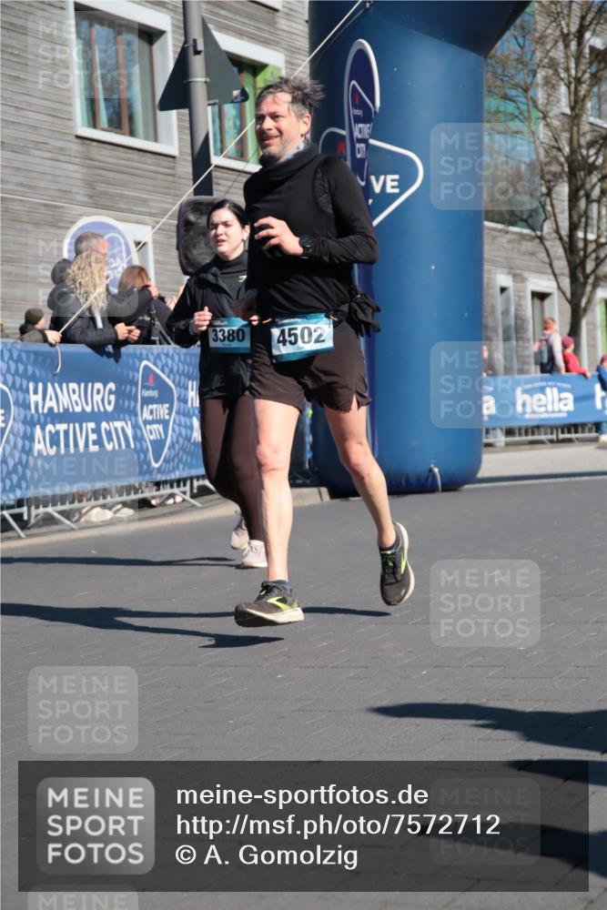 06.04.2025 - 44. Internationalen Wilhelmsburger Insellauf A. Gomolzig http://msf.ph/oto/7572712 06.04.2025 10:43:45 Ziel 3219, 3268, 3380, 4144, 4476, 4502, 4536 meine-sportfotos.de