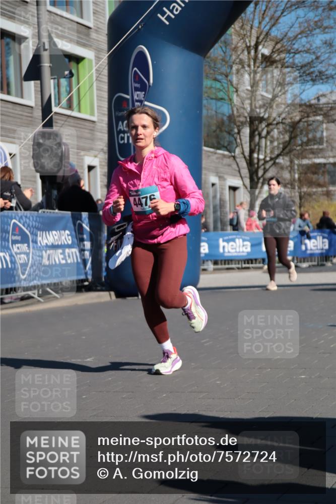 06.04.2025 - 44. Internationalen Wilhelmsburger Insellauf A. Gomolzig http://msf.ph/oto/7572724 06.04.2025 10:43:42 Ziel 3380, 4476, 4502, 4536 meine-sportfotos.de