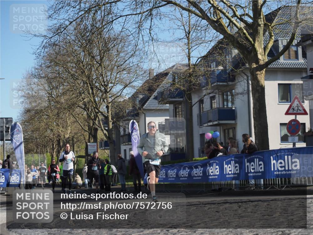 06.04.2025 - 44. Internationalen Wilhelmsburger Insellauf Luisa Fischer http://msf.ph/oto/7572756 06.04.2025 10:41:24 Ziel 3432, 13, 5204, 3975 meine-sportfotos.de