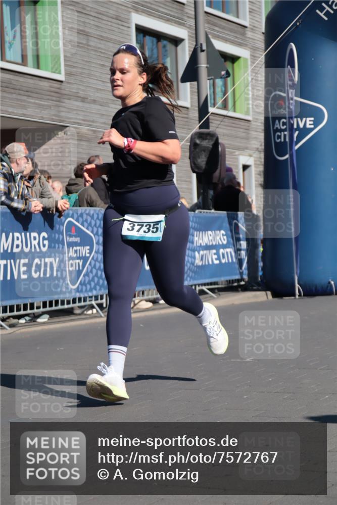 06.04.2025 - 44. Internationalen Wilhelmsburger Insellauf A. Gomolzig http://msf.ph/oto/7572767 06.04.2025 10:43:36 Ziel 3735, 3821, 3924, 4446, 4476, 4536 meine-sportfotos.de