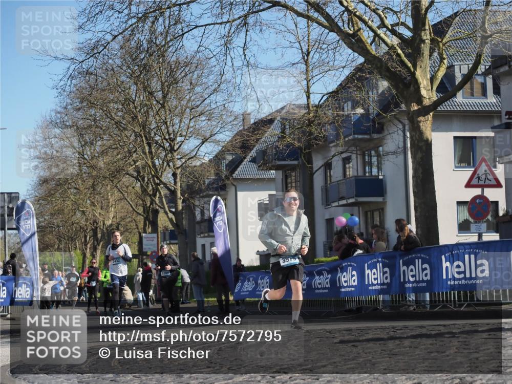 06.04.2025 - 44. Internationalen Wilhelmsburger Insellauf Luisa Fischer http://msf.ph/oto/7572795 06.04.2025 10:41:24 Ziel 3432, 13, 5204, 3975 meine-sportfotos.de