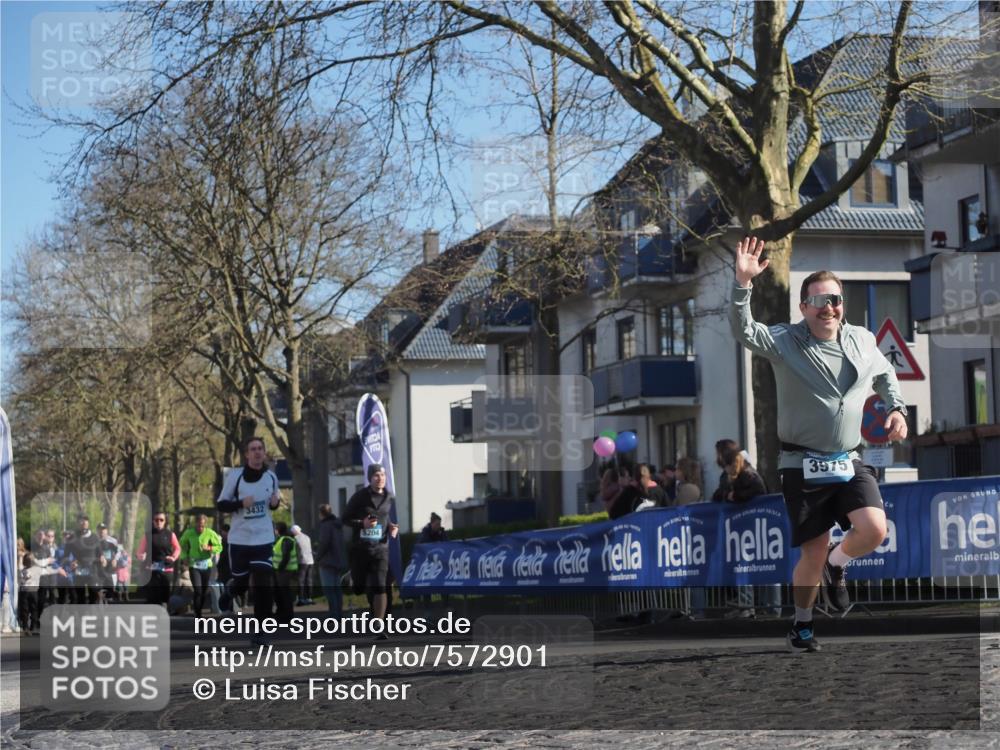 06.04.2025 - 44. Internationalen Wilhelmsburger Insellauf Luisa Fischer http://msf.ph/oto/7572901 06.04.2025 10:41:26 Ziel 3432, 3975, 5204 meine-sportfotos.de