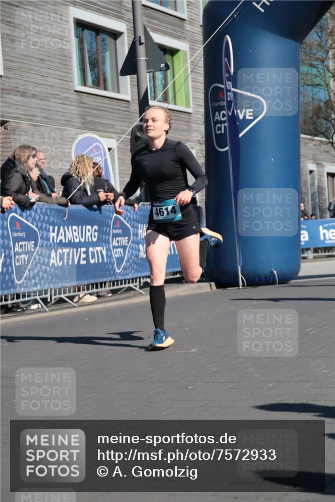 06.04.2025 - 44. Internationalen Wilhelmsburger Insellauf A. Gomolzig http://msf.ph/oto/7572933 06.04.2025 10:43:19 Ziel 3158, 3706, 3717, 3827, 4614 meine-sportfotos.de